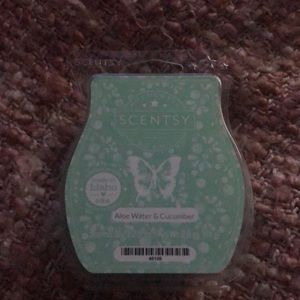 Scentsy wax bar aloe water & cucumber